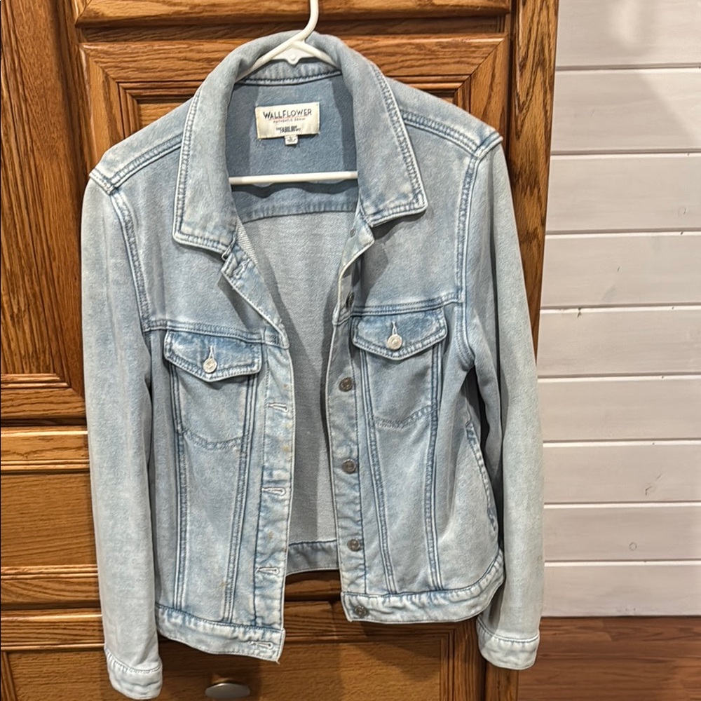 Wallflower Women's Light Blue Denim Jacket